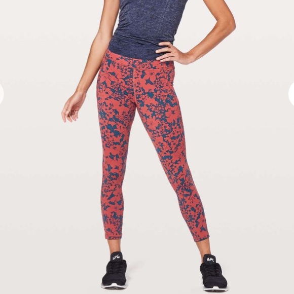 Lululemon Final Lap Crop 23” in Efflorescent Dark Canyon Onyx Blue 10 - Picture 3 of 13